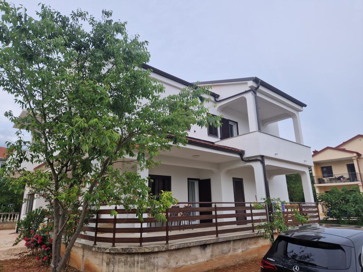 Apartmani Malo More Seline ภายนอก รูปภาพ